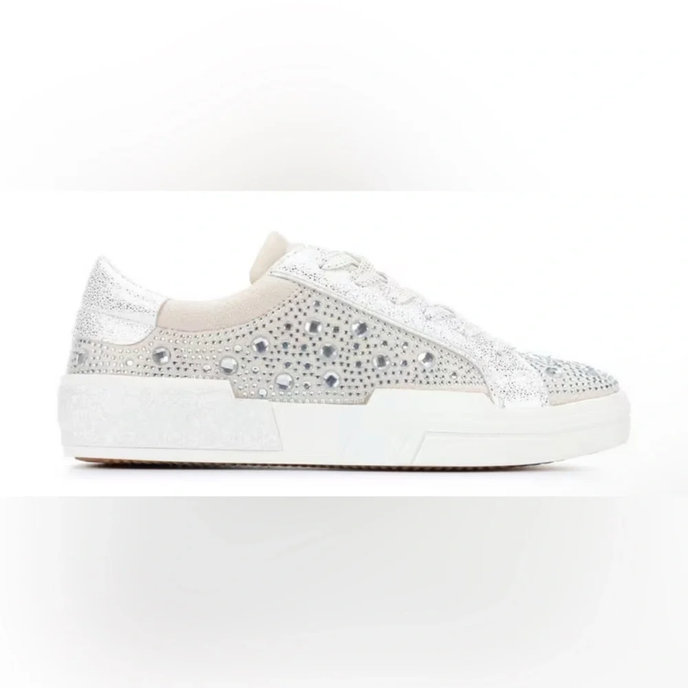 NWT WOMEN'S RAMPAGE DULCA SNEAKERS - Picture 2 of 5